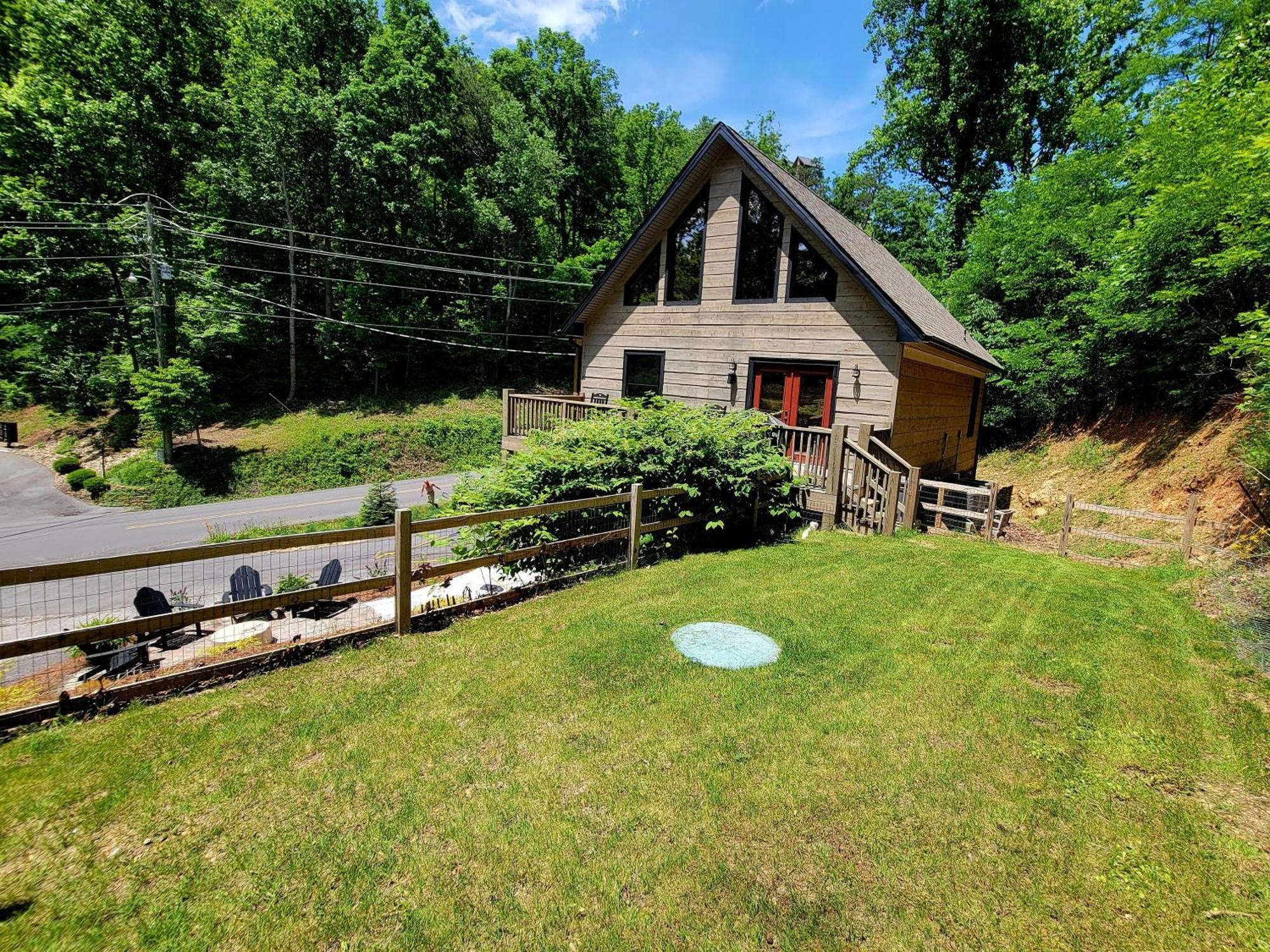 Lil Cabin In The Cove! Mtn Views, Theater, Hot Tub, Games, King Beds, Prime Location! セバービル エクステリア 写真