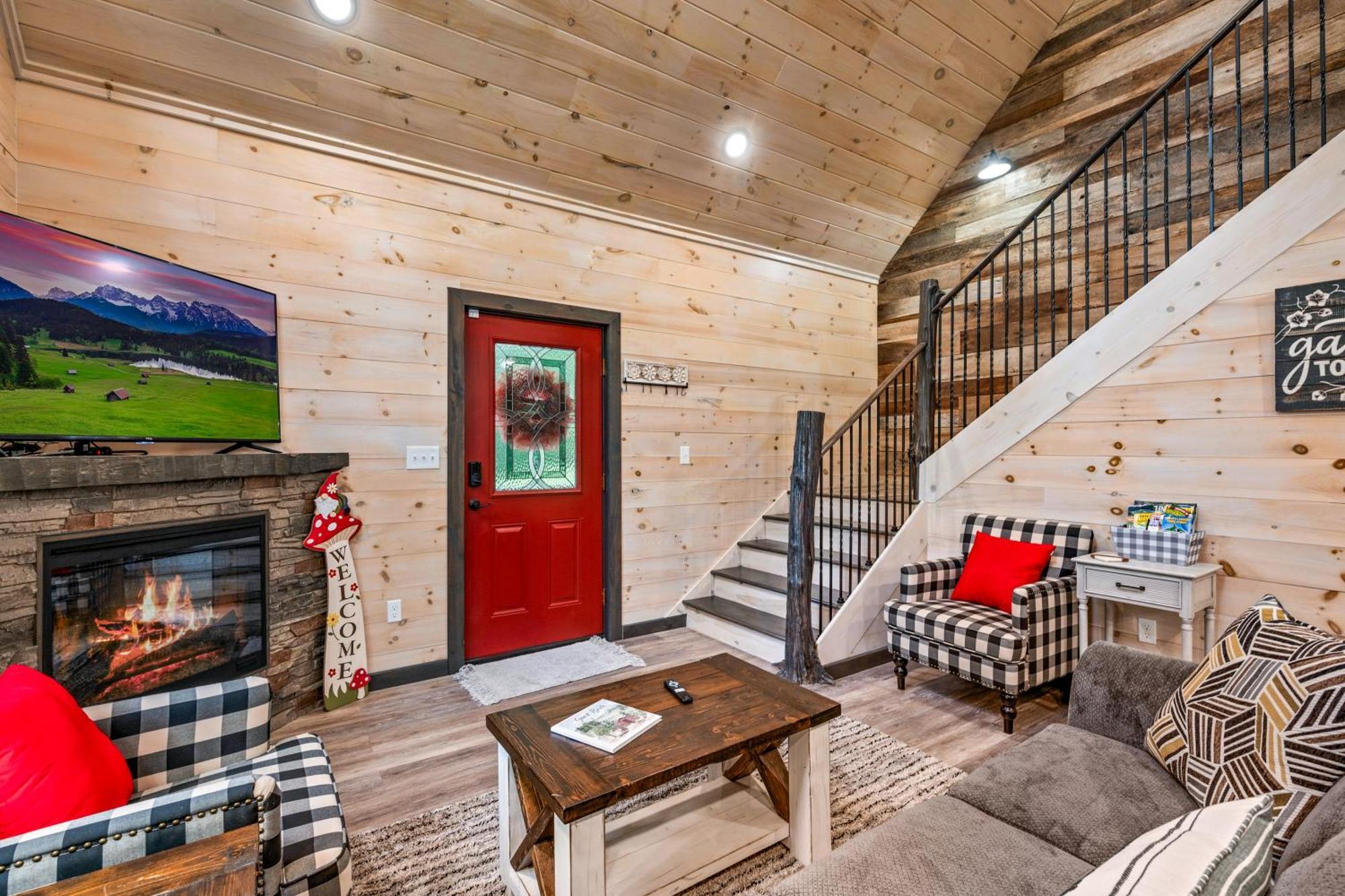 Lil Cabin In The Cove! Mtn Views, Theater, Hot Tub, Games, King Beds, Prime Location! セバービル エクステリア 写真