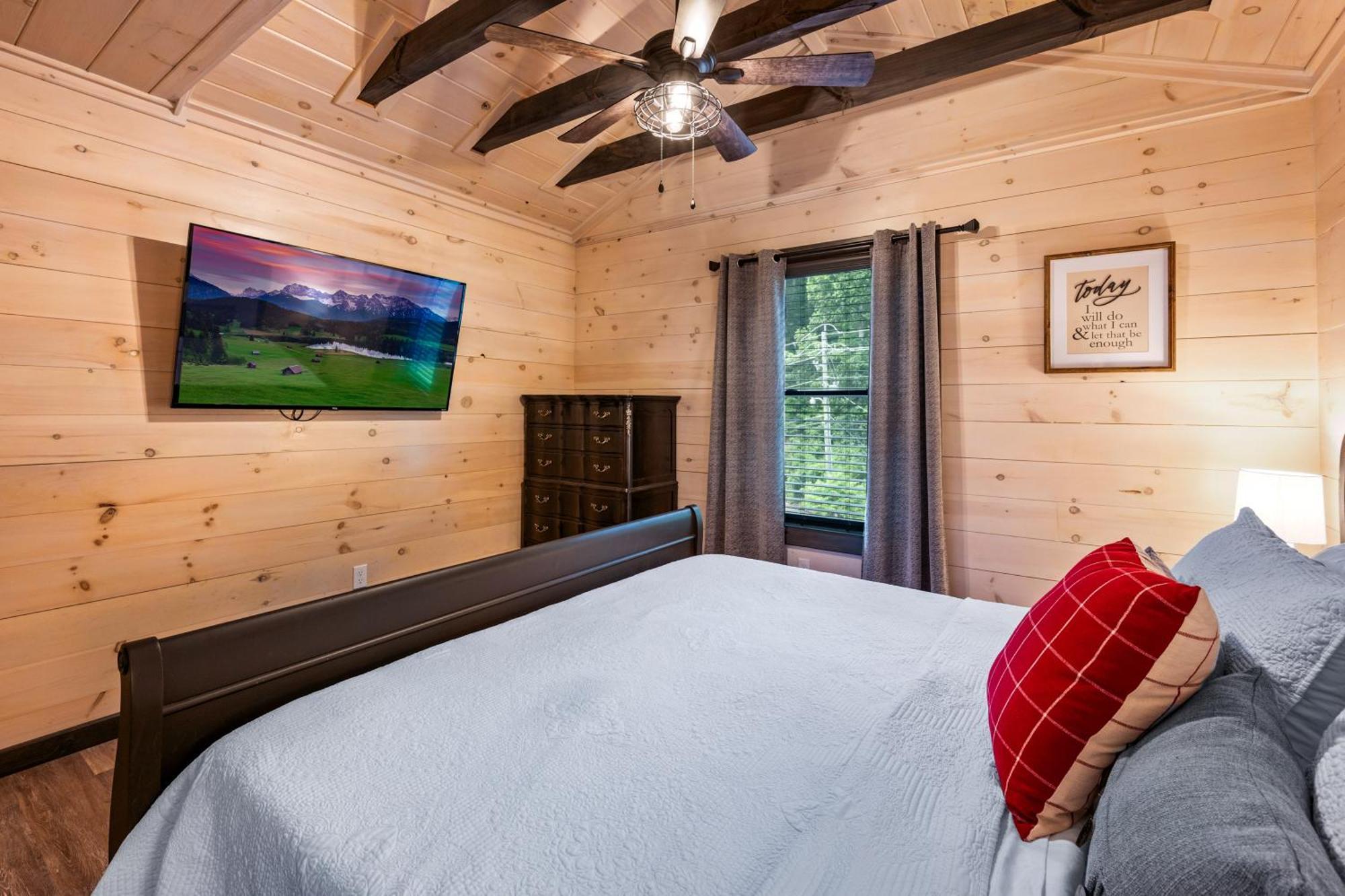Lil Cabin In The Cove! Mtn Views, Theater, Hot Tub, Games, King Beds, Prime Location! セバービル エクステリア 写真