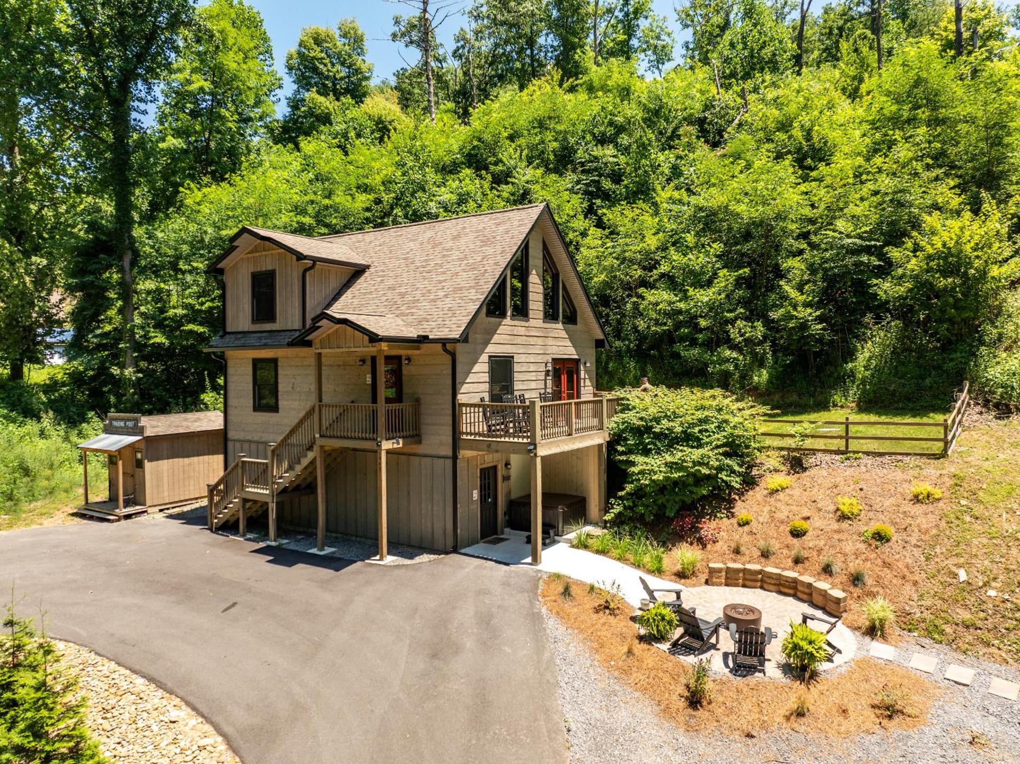 Lil Cabin In The Cove! Mtn Views, Theater, Hot Tub, Games, King Beds, Prime Location! セバービル エクステリア 写真