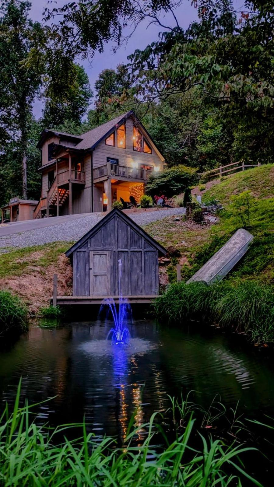 Lil Cabin In The Cove! Mtn Views, Theater, Hot Tub, Games, King Beds, Prime Location! セバービル エクステリア 写真